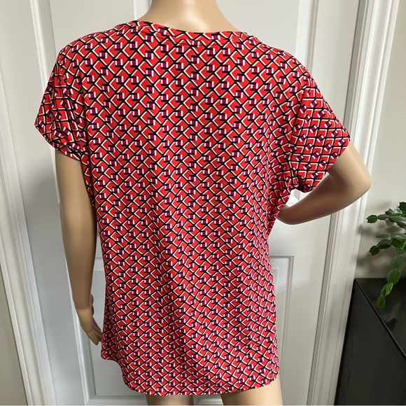 Worthington | Red diamond shape prints shortsleeve top - Picture 4 of 8